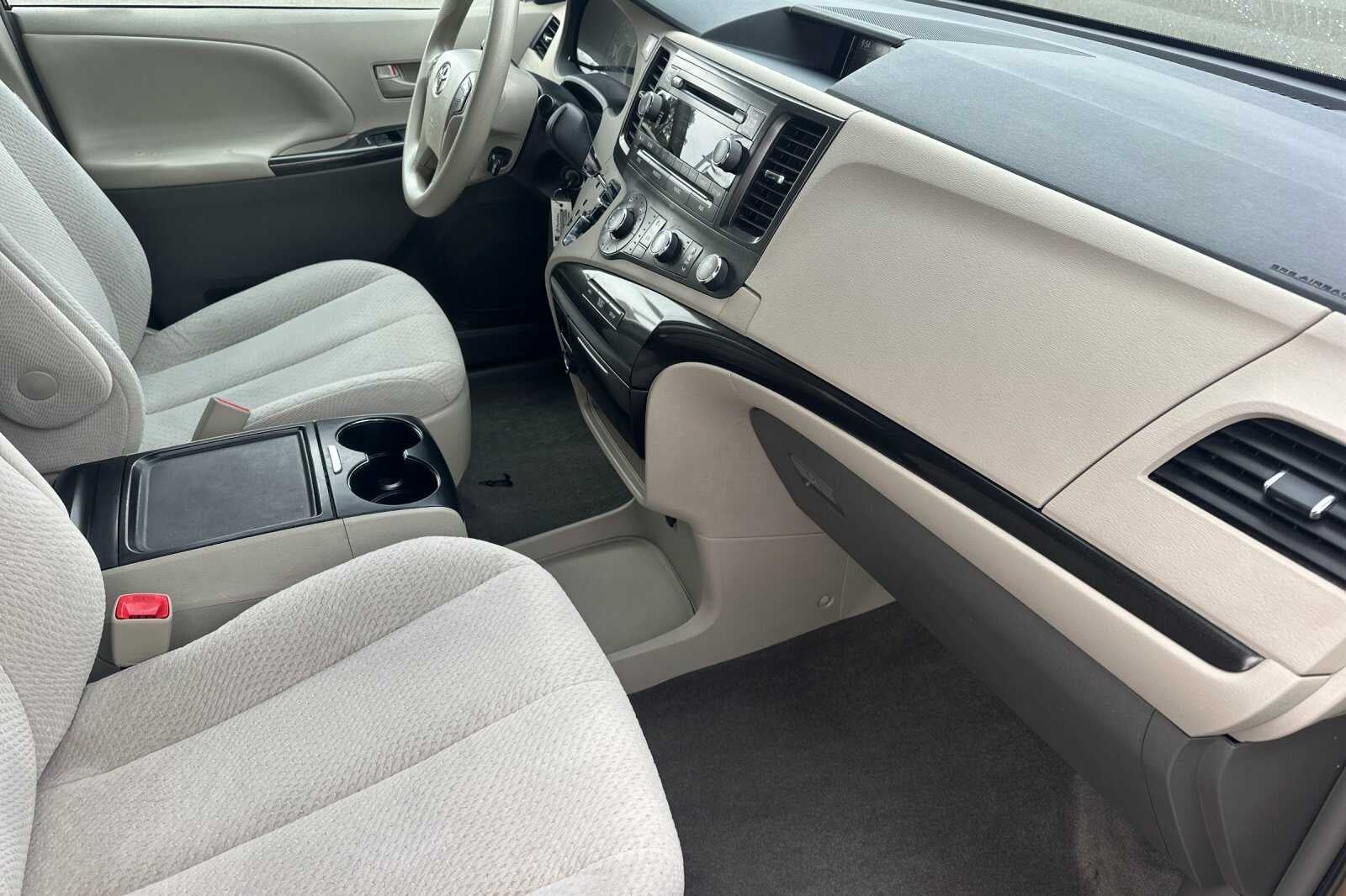 2012 Toyota Sienna LE 4D Passenger Van