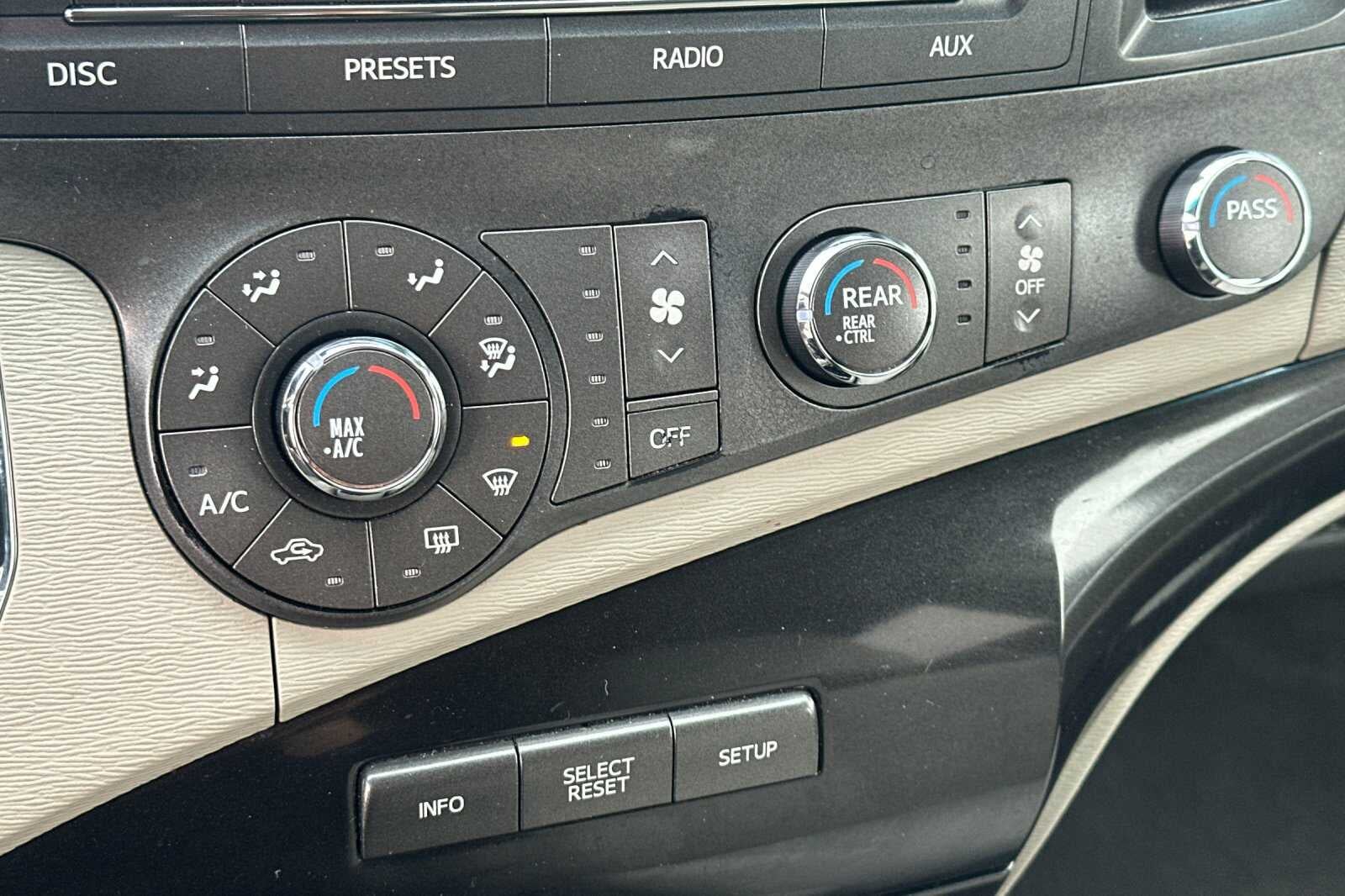 2012 Toyota Sienna LE 4D Passenger Van