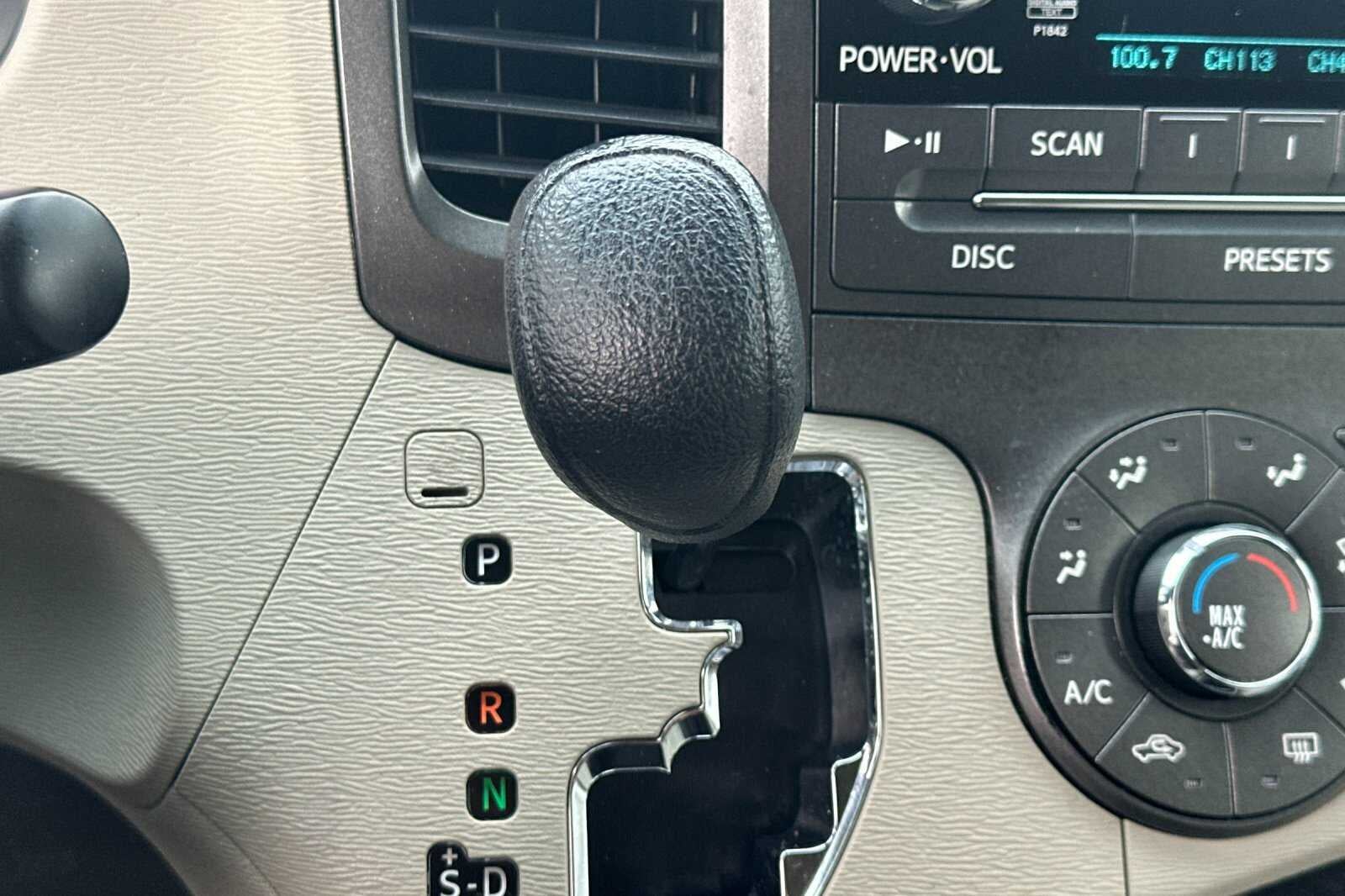 2012 Toyota Sienna LE 4D Passenger Van