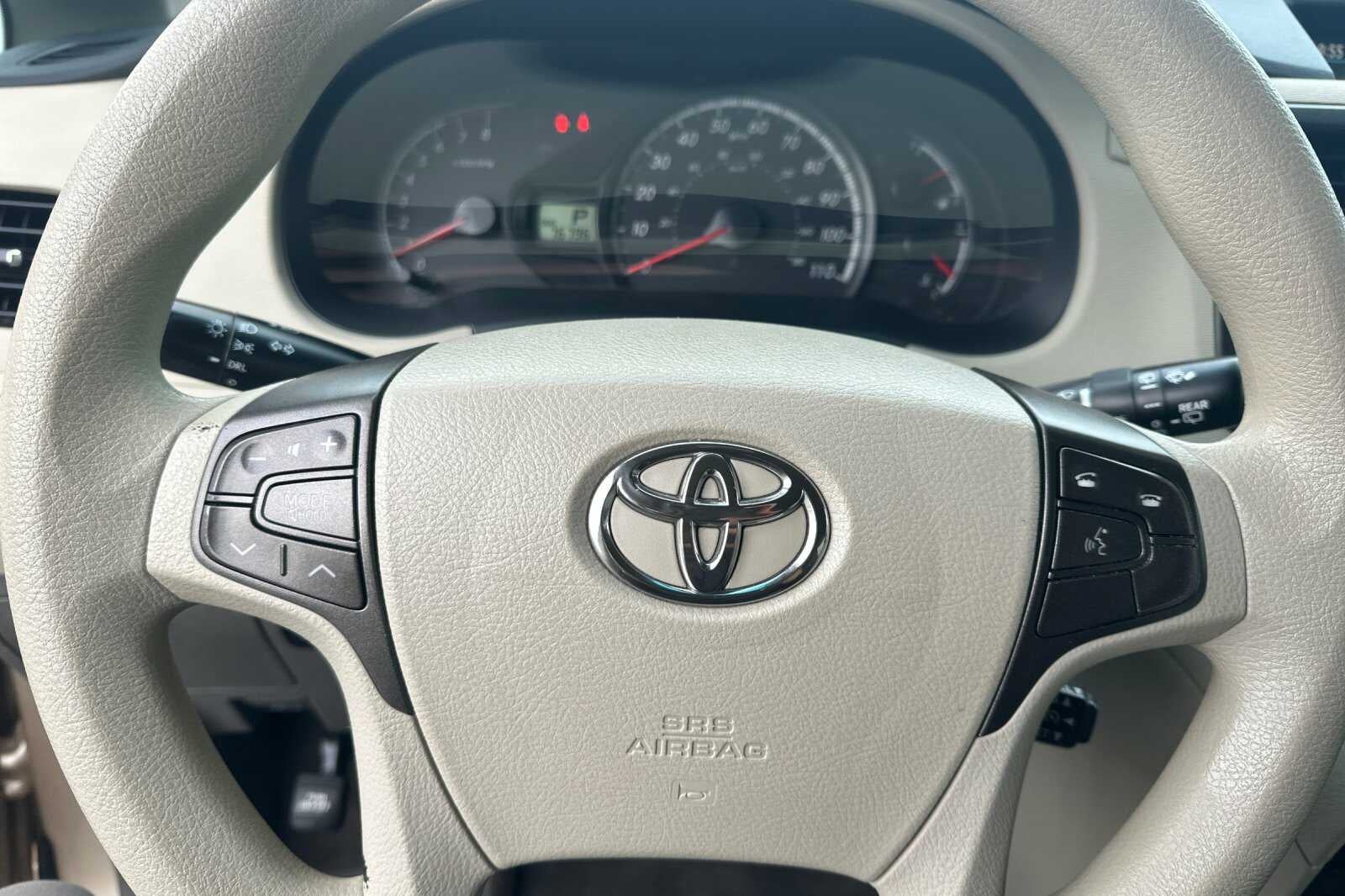 2012 Toyota Sienna LE 4D Passenger Van