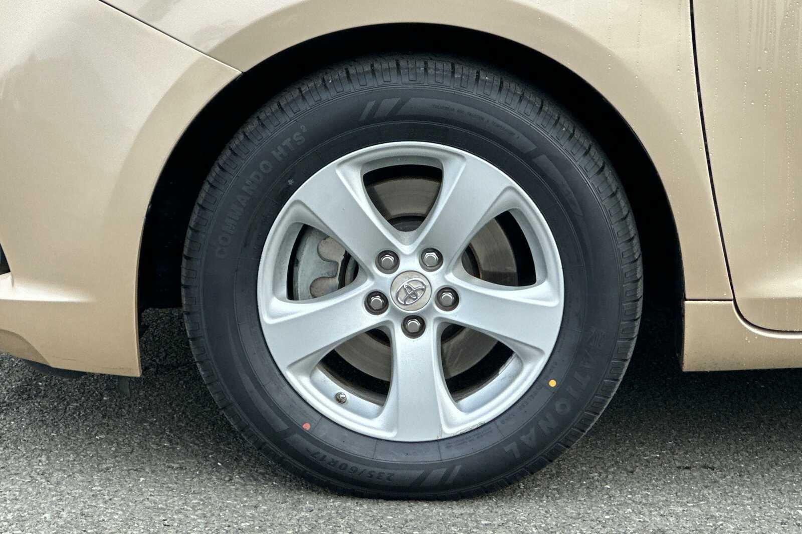 2012 Toyota Sienna LE 4D Passenger Van