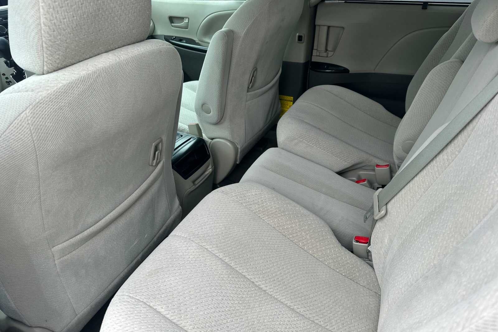 2012 Toyota Sienna LE 4D Passenger Van