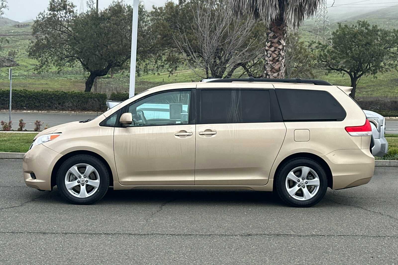 2012 Toyota Sienna LE 4D Passenger Van