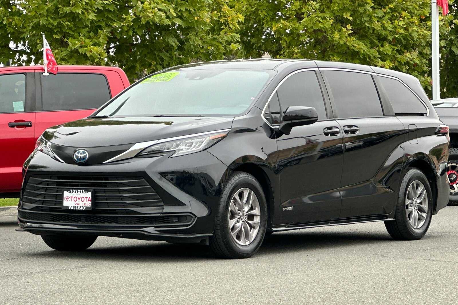 2021 Toyota Sienna LE