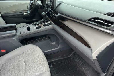 2021 Toyota Sienna LE
