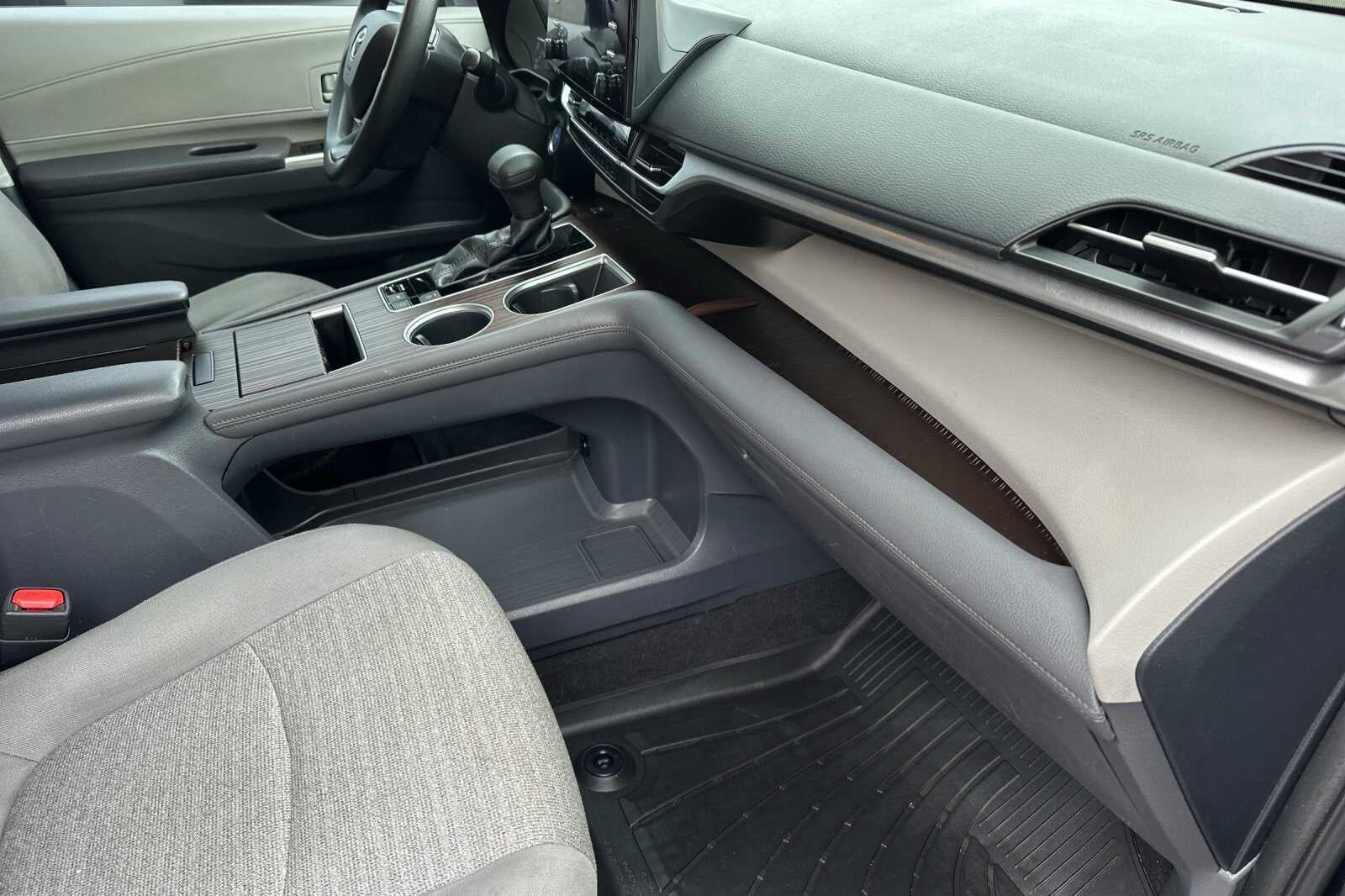 2021 Toyota Sienna LE