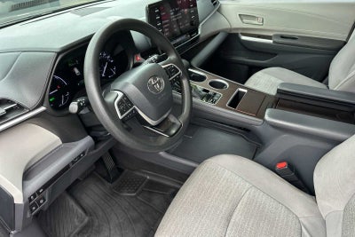 2021 Toyota Sienna LE