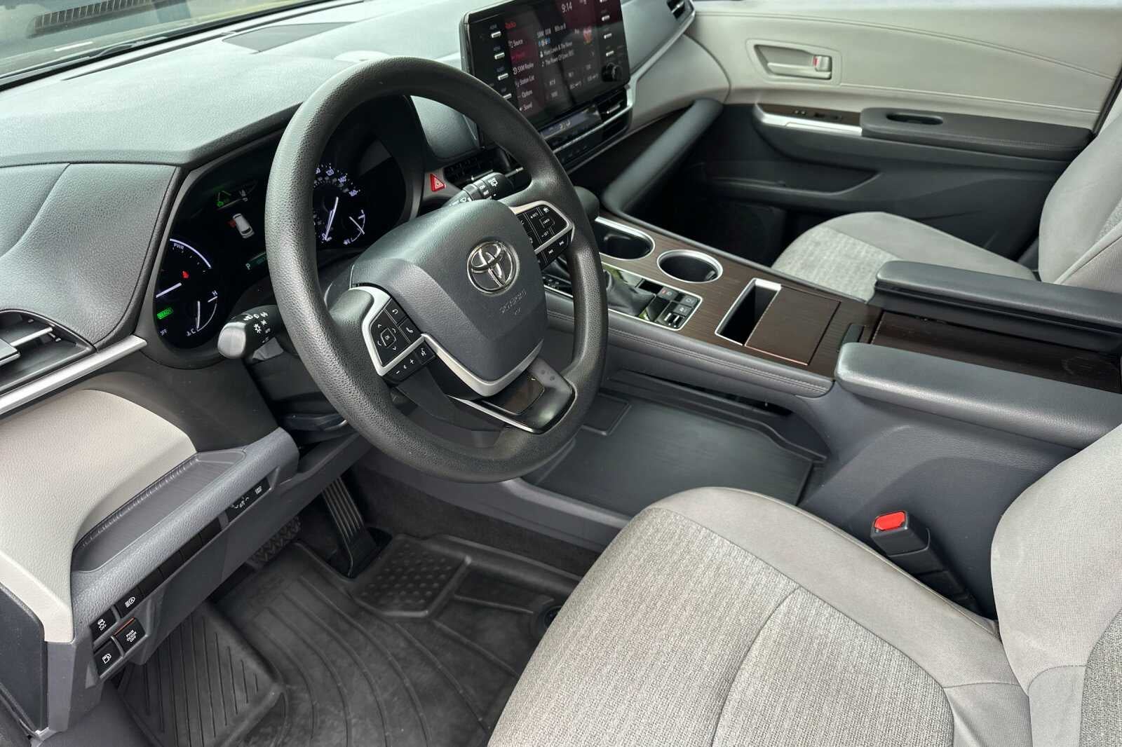 2021 Toyota Sienna LE