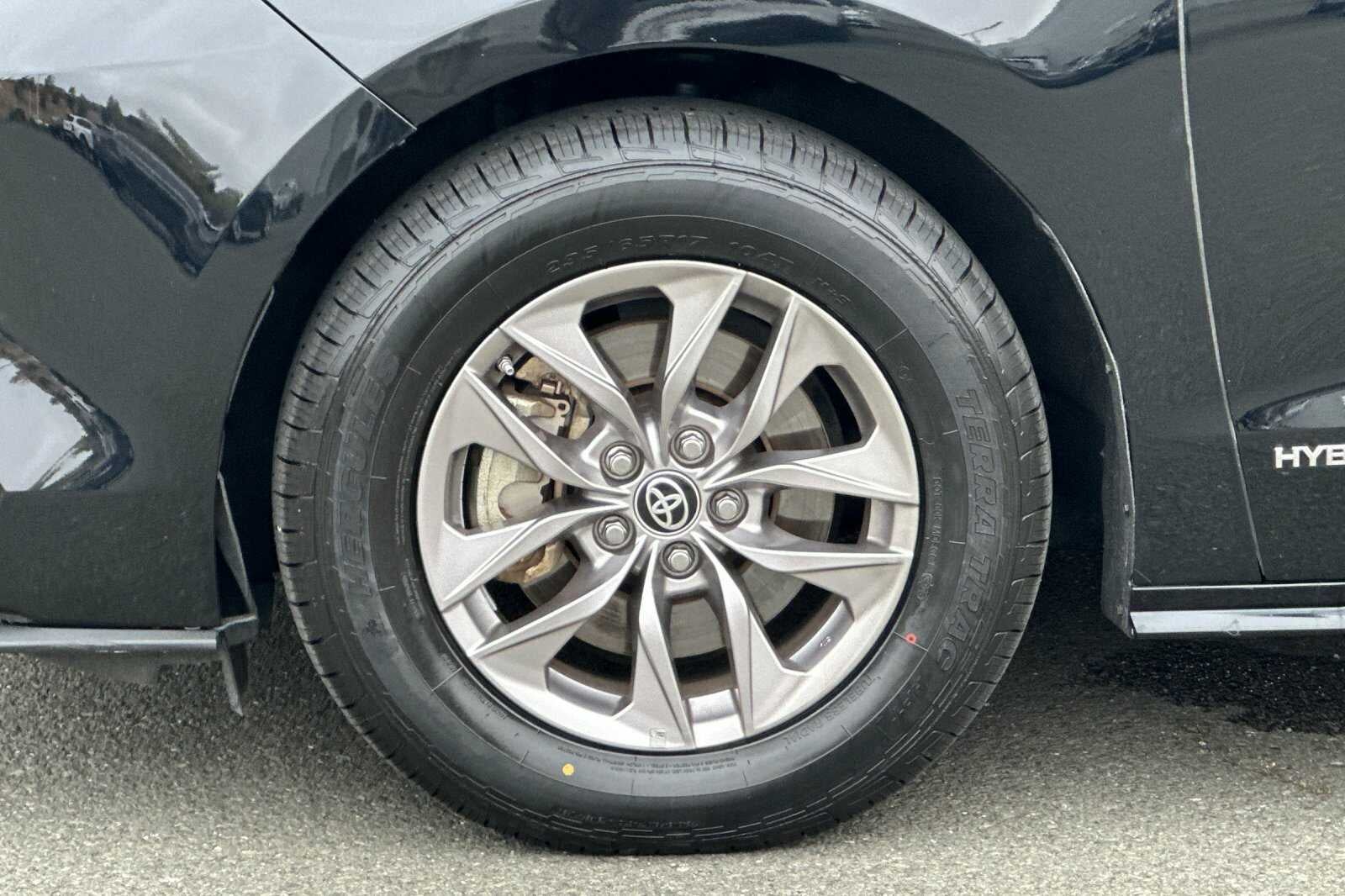 2021 Toyota Sienna LE