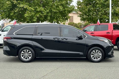 2021 Toyota Sienna LE