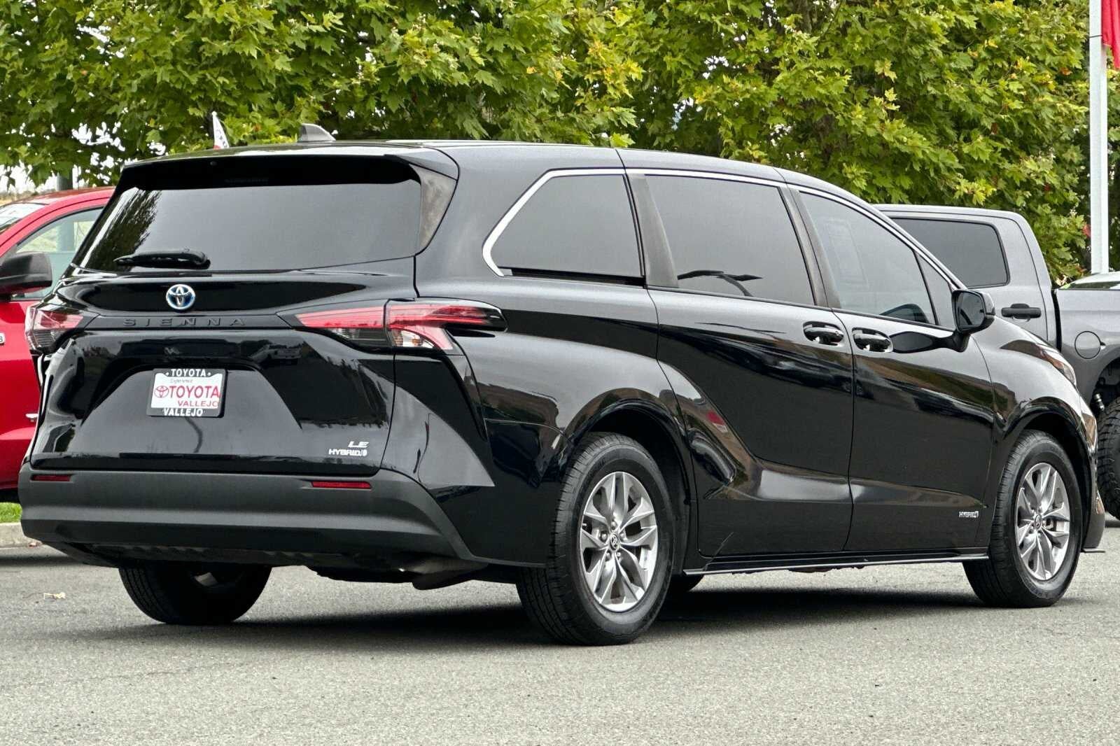 2021 Toyota Sienna LE