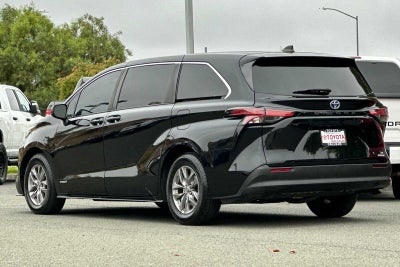 2021 Toyota Sienna LE