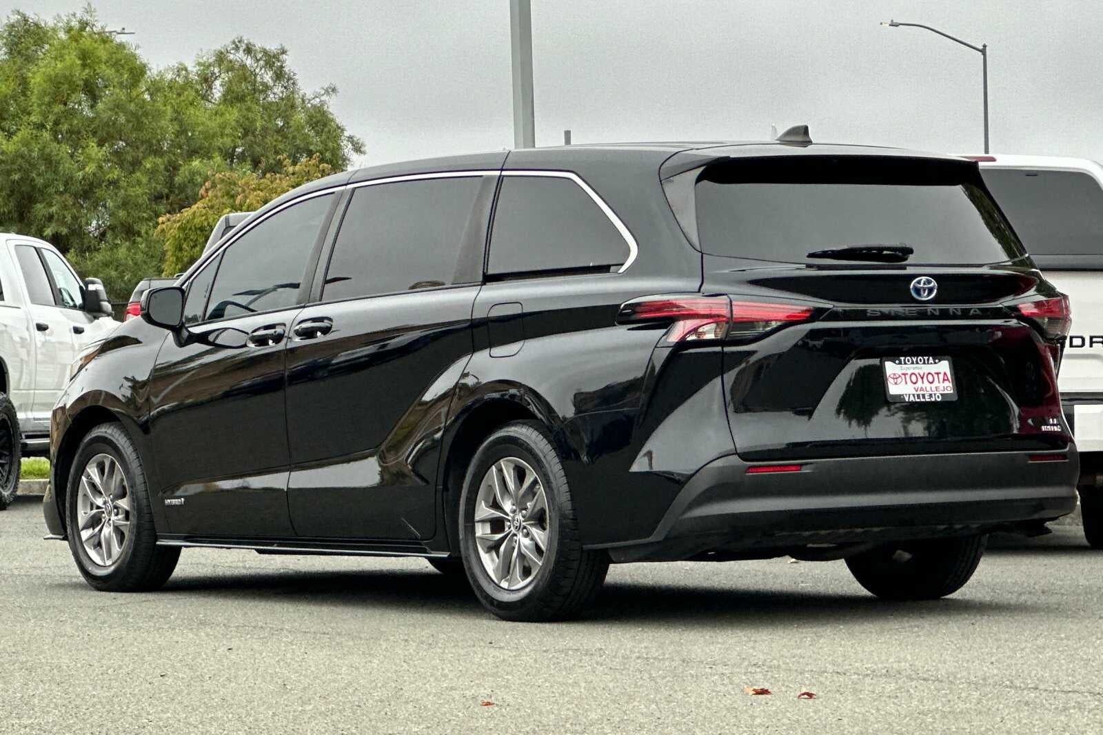 2021 Toyota Sienna LE