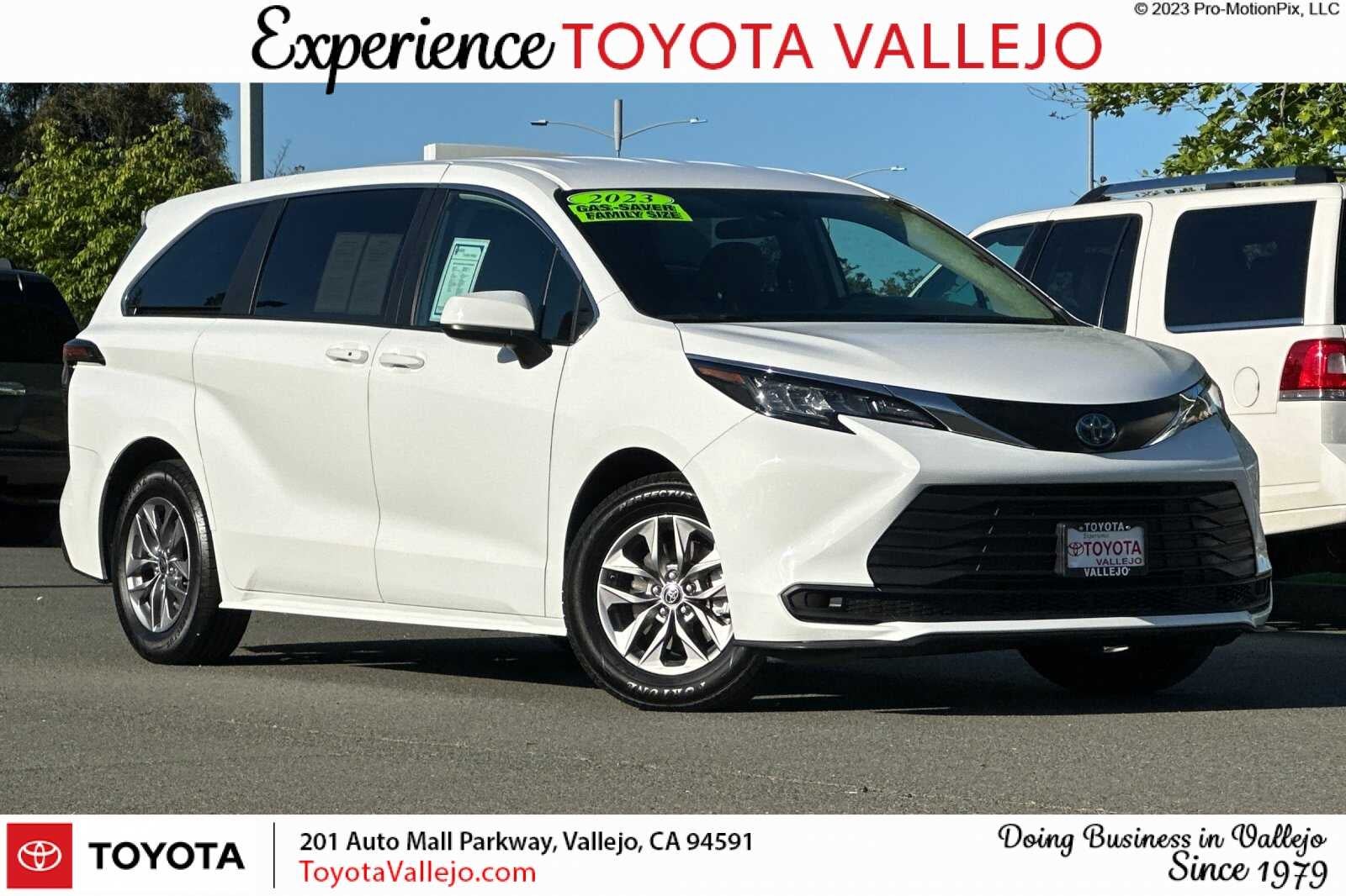 2023 Toyota Sienna LE