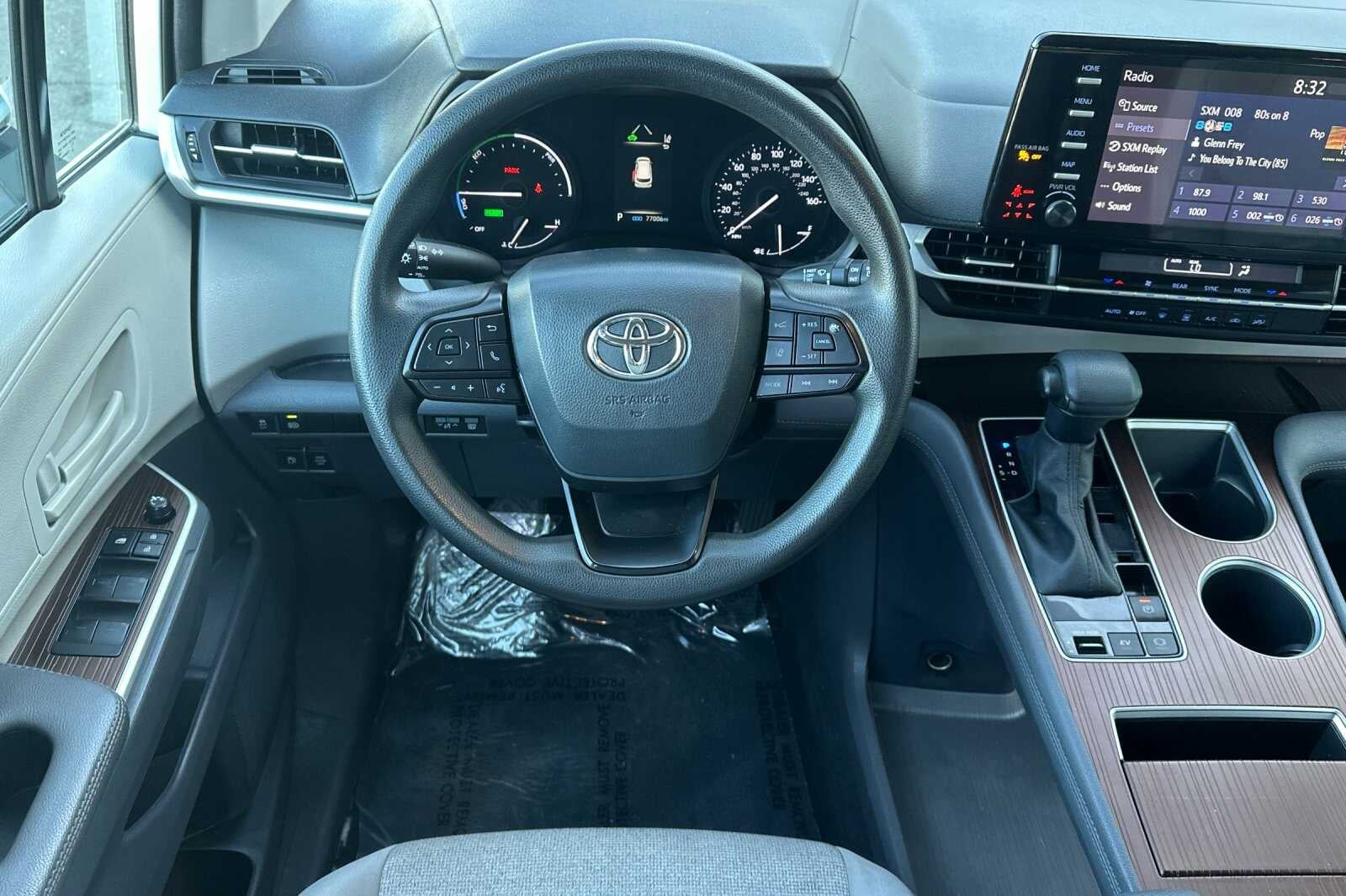 2023 Toyota Sienna LE