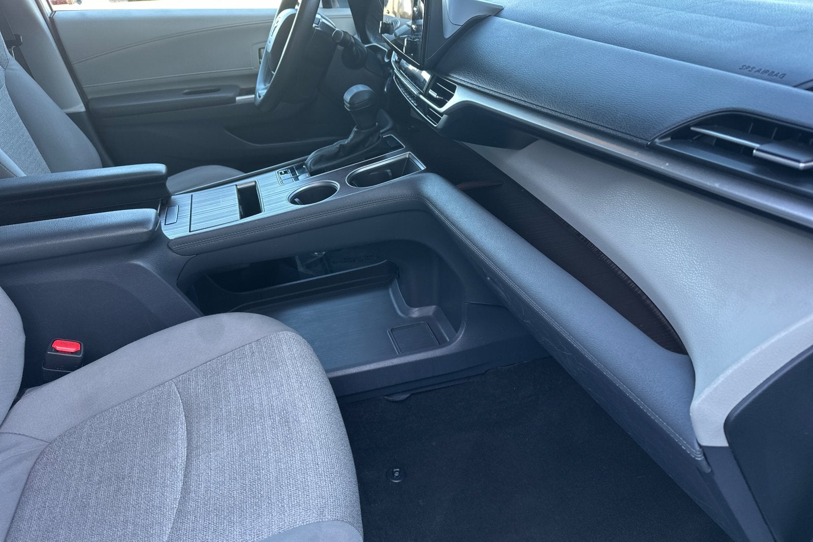 2023 Toyota Sienna LE