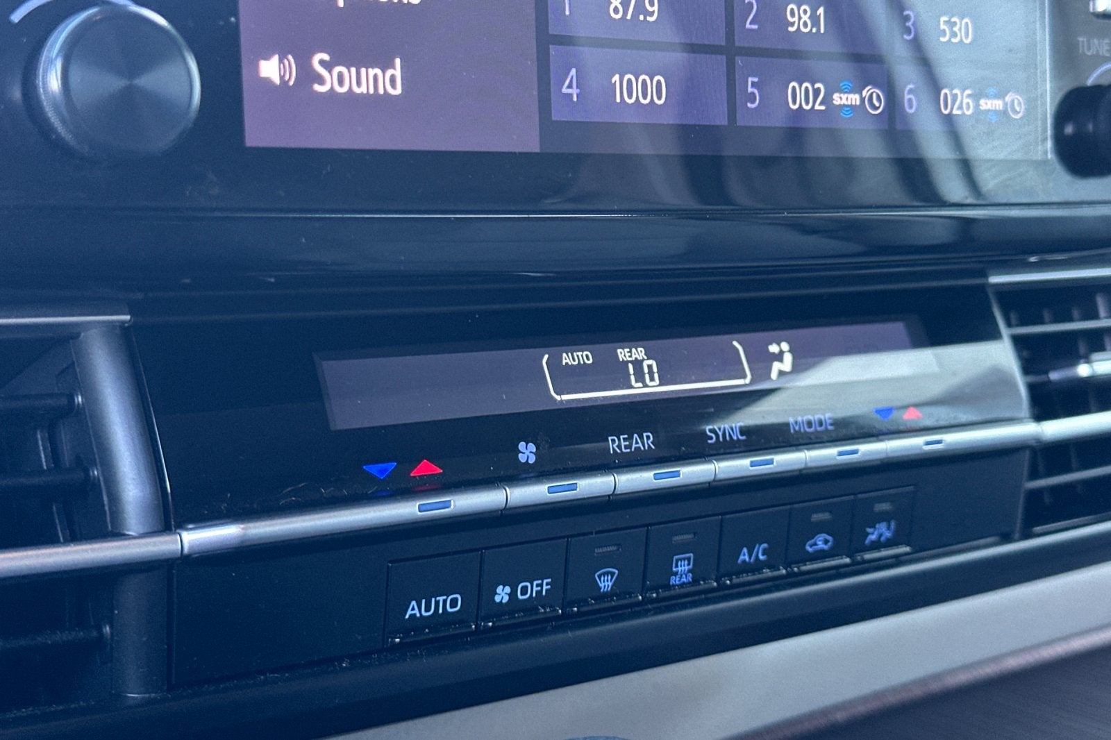 2023 Toyota Sienna LE