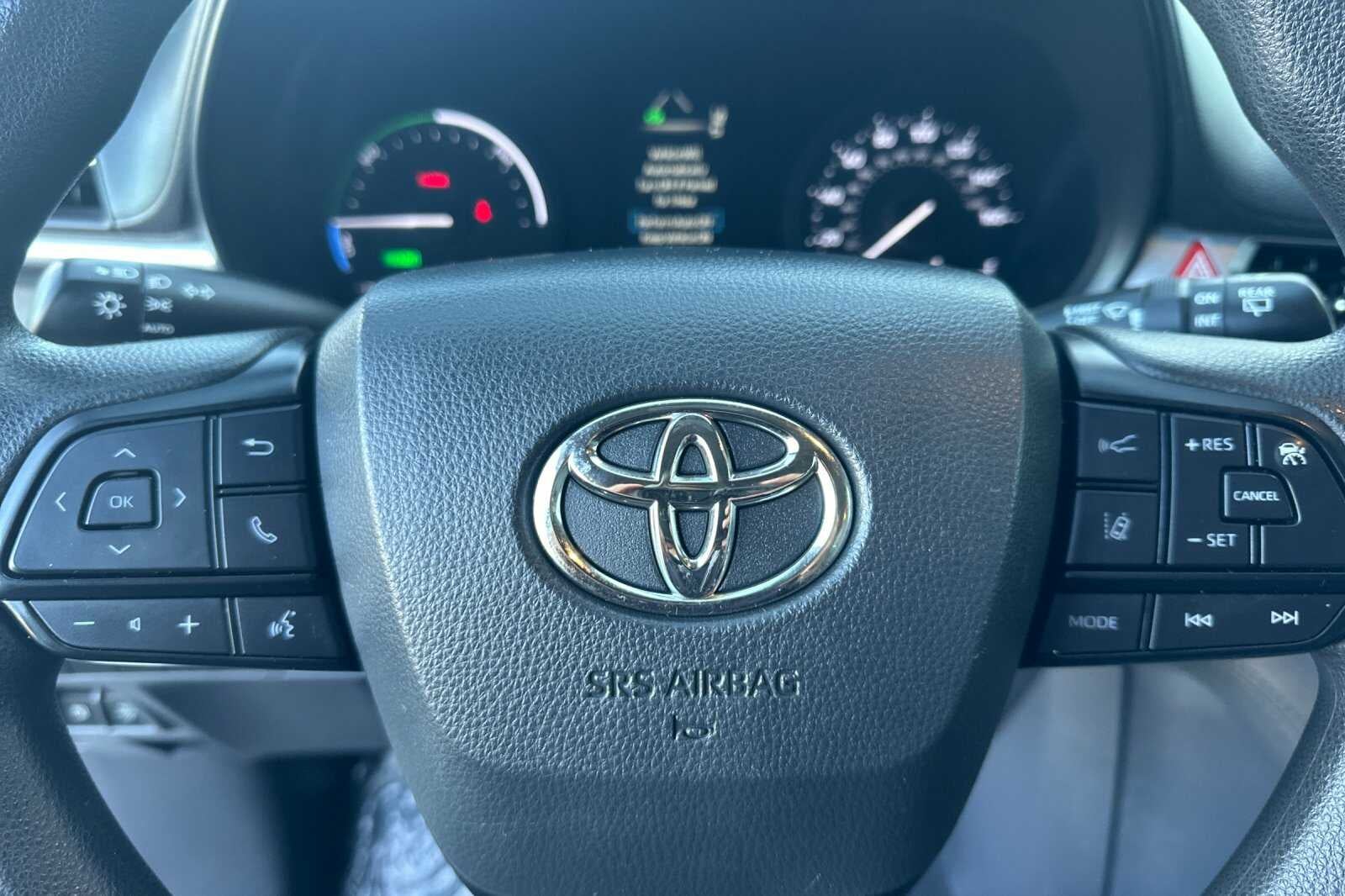 2023 Toyota Sienna LE