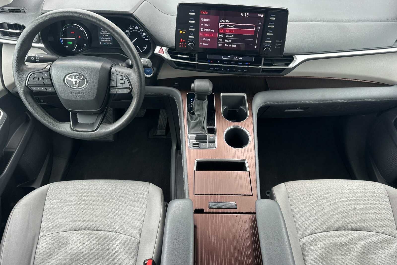 2024 Toyota Sienna LE