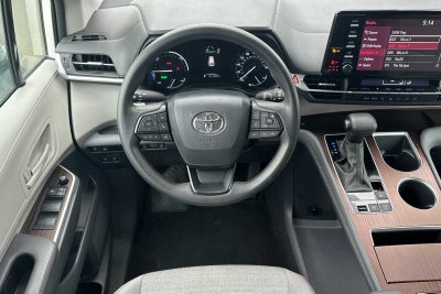 2024 Toyota Sienna LE