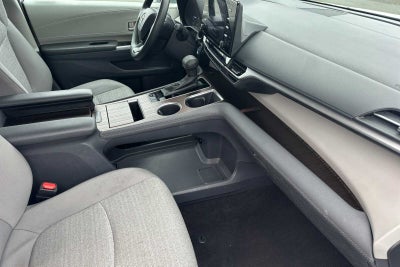 2024 Toyota Sienna LE