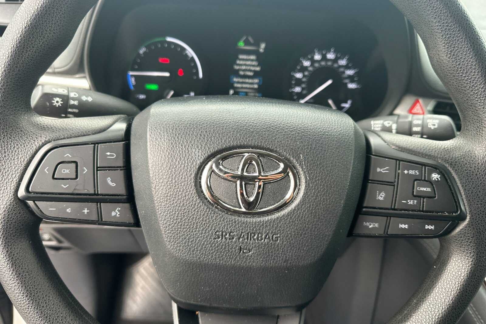 2024 Toyota Sienna LE