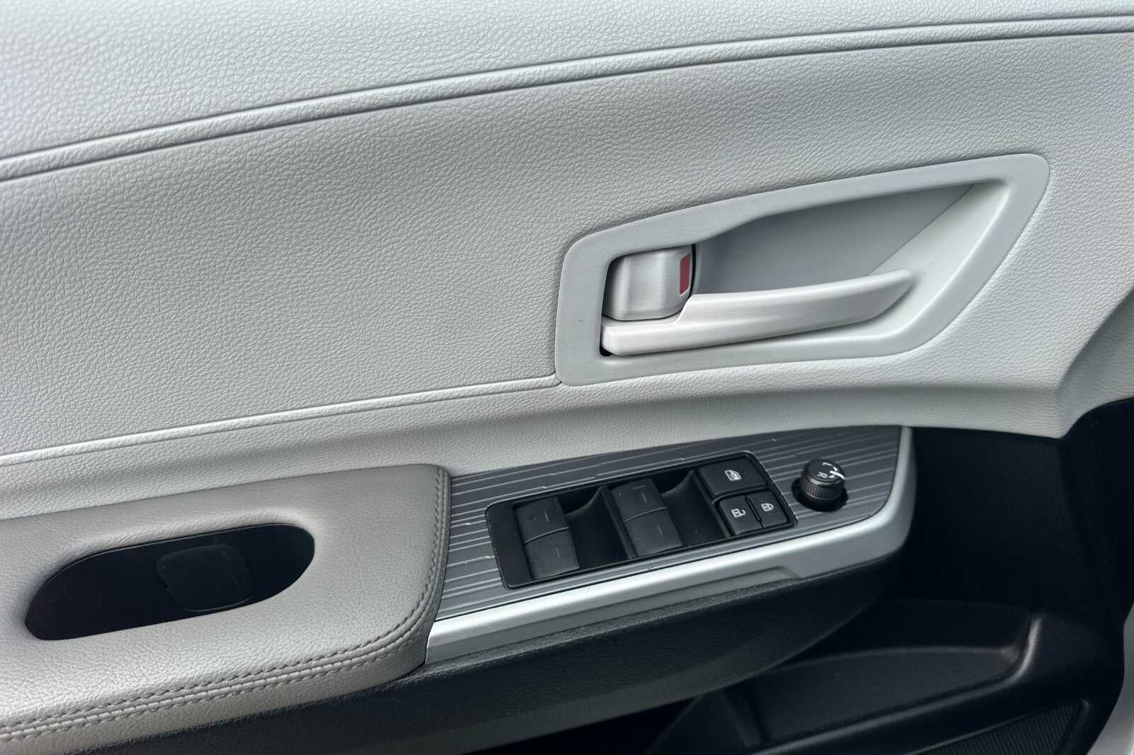 2025 Toyota Sienna LE