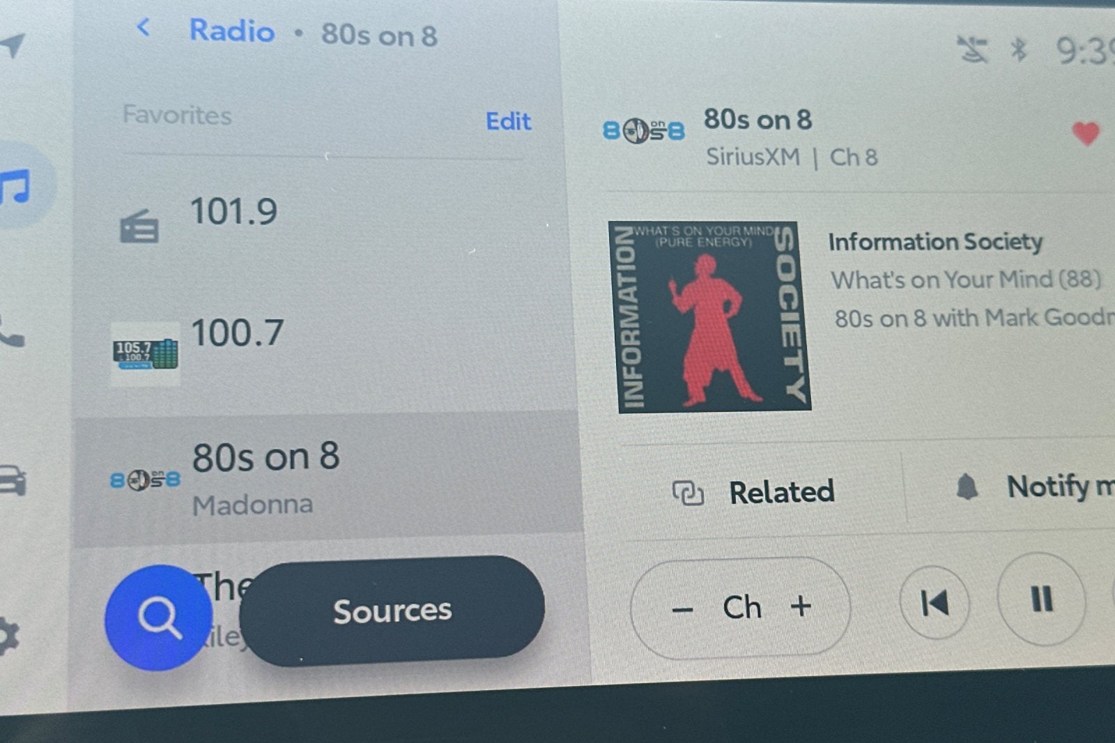 2025 Toyota Sienna LE