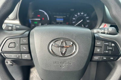 2025 Toyota Sienna LE