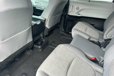 2025 Toyota Sienna LE