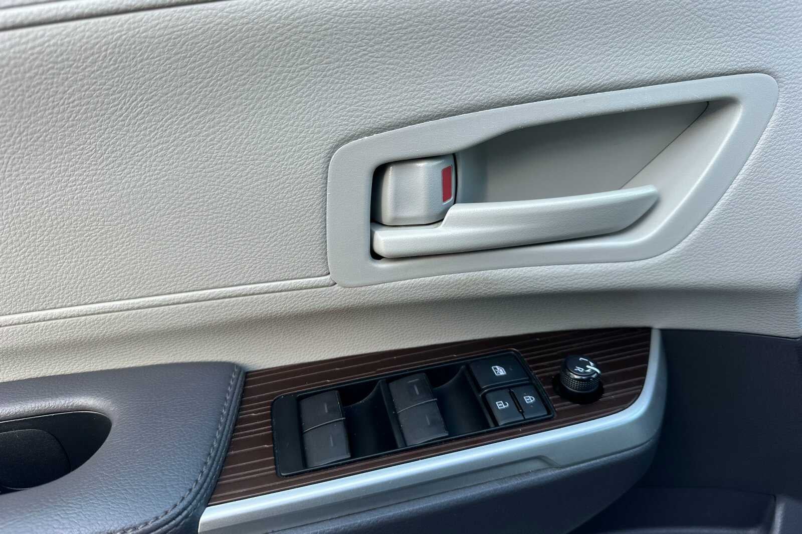 2022 Toyota Sienna LE