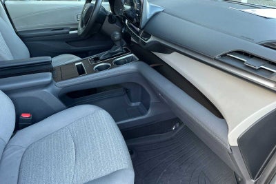2022 Toyota Sienna LE