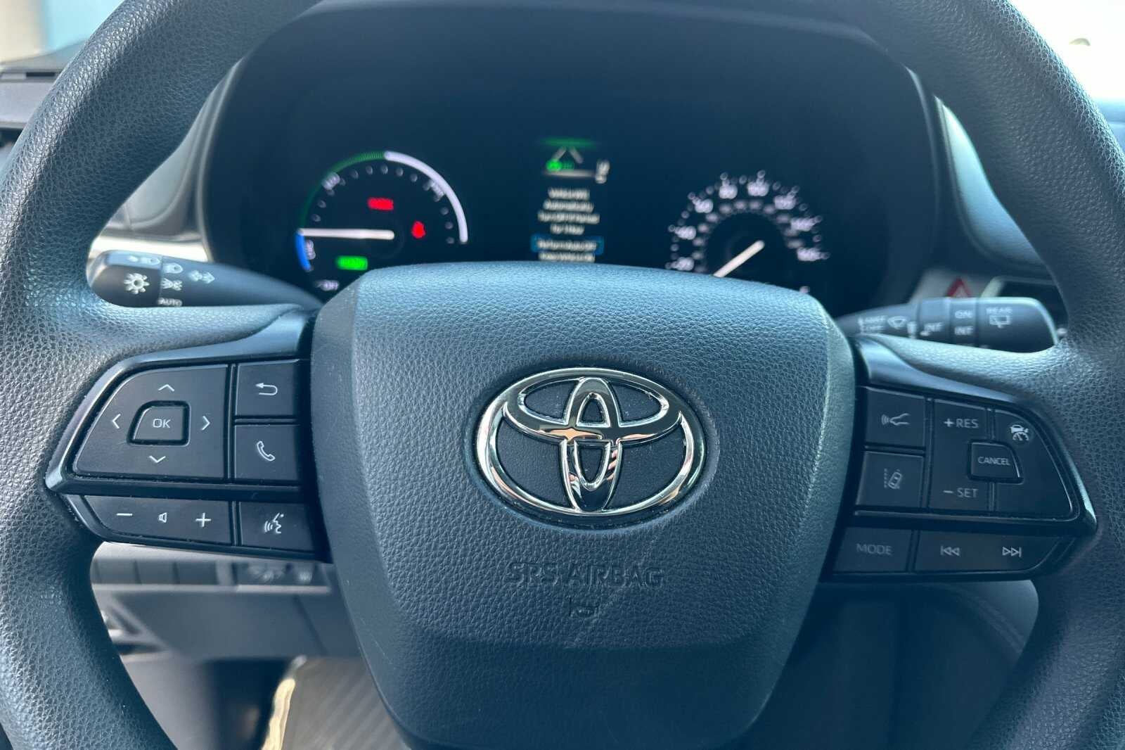 2022 Toyota Sienna LE