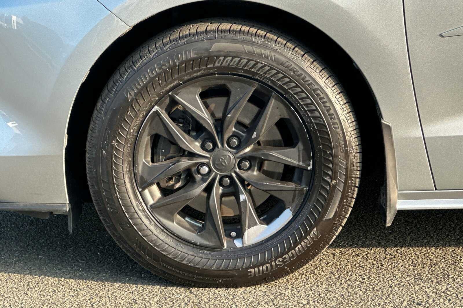 2022 Toyota Sienna LE