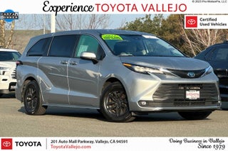 2022 Toyota Sienna LE