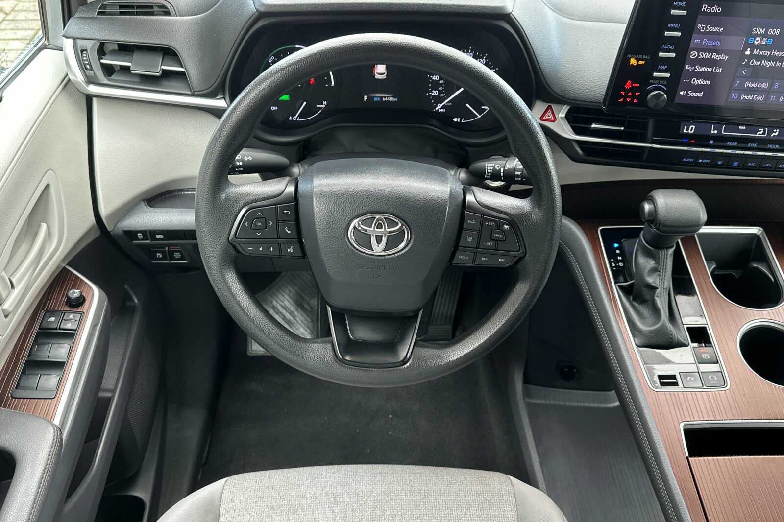 2023 Toyota Sienna LE