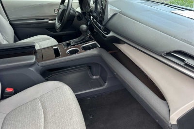 2023 Toyota Sienna LE