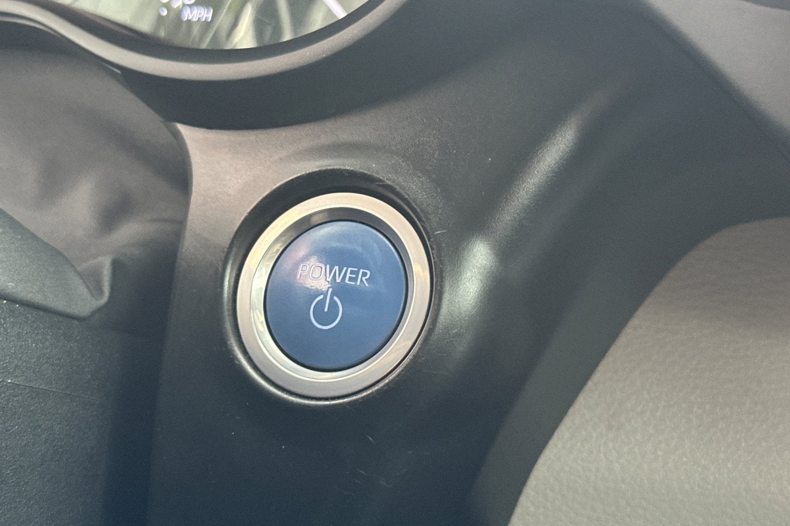 2023 Toyota Sienna LE