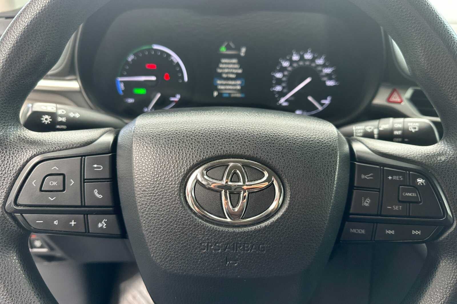 2023 Toyota Sienna LE