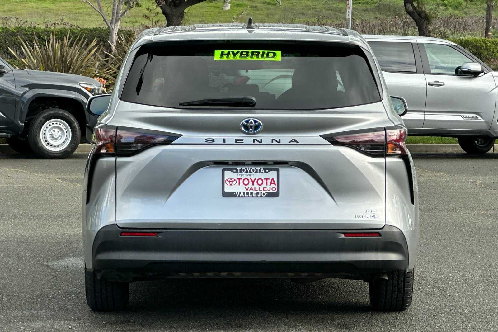 2023 Toyota Sienna LE