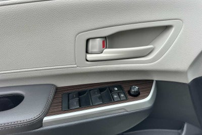 2024 Toyota Sienna LE