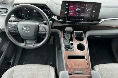 2024 Toyota Sienna LE