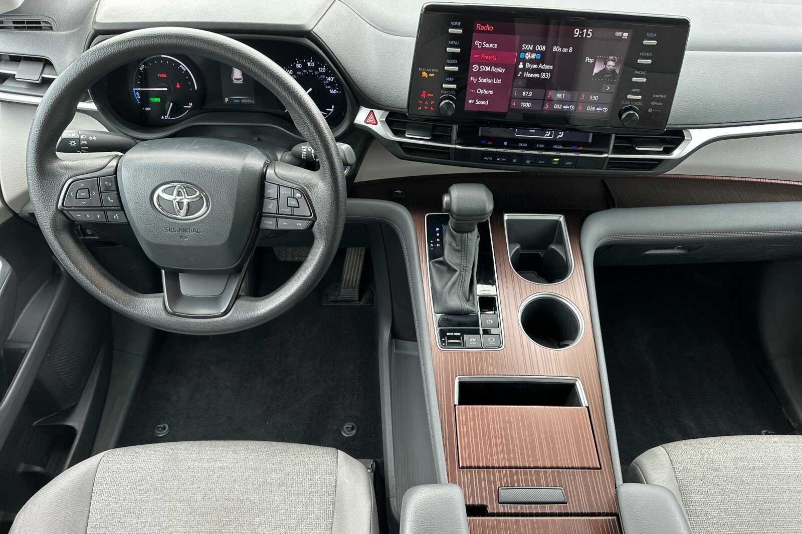 2024 Toyota Sienna LE