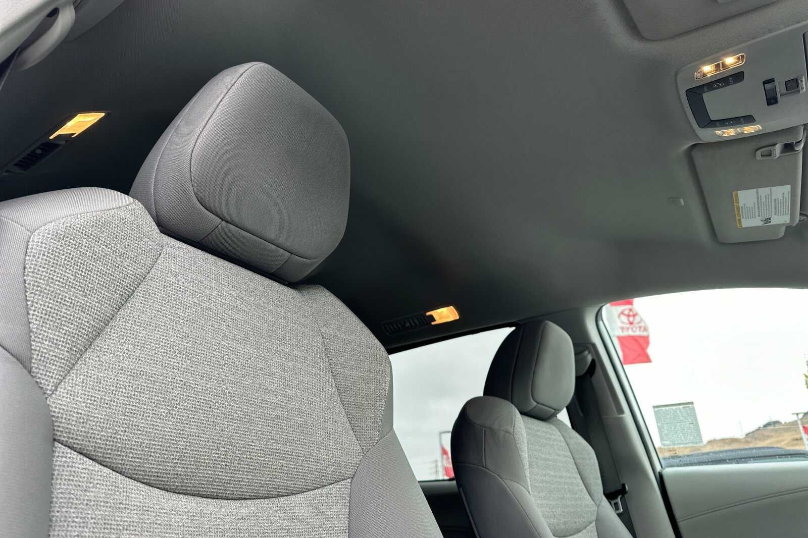 2024 Toyota Sienna LE