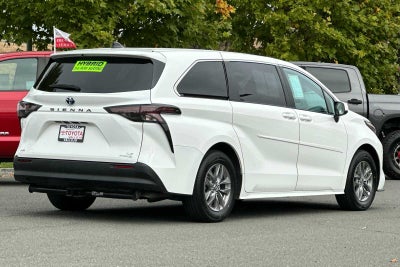 2024 Toyota Sienna LE