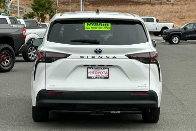 2024 Toyota Sienna LE