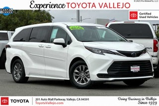 2024 Toyota Sienna LE