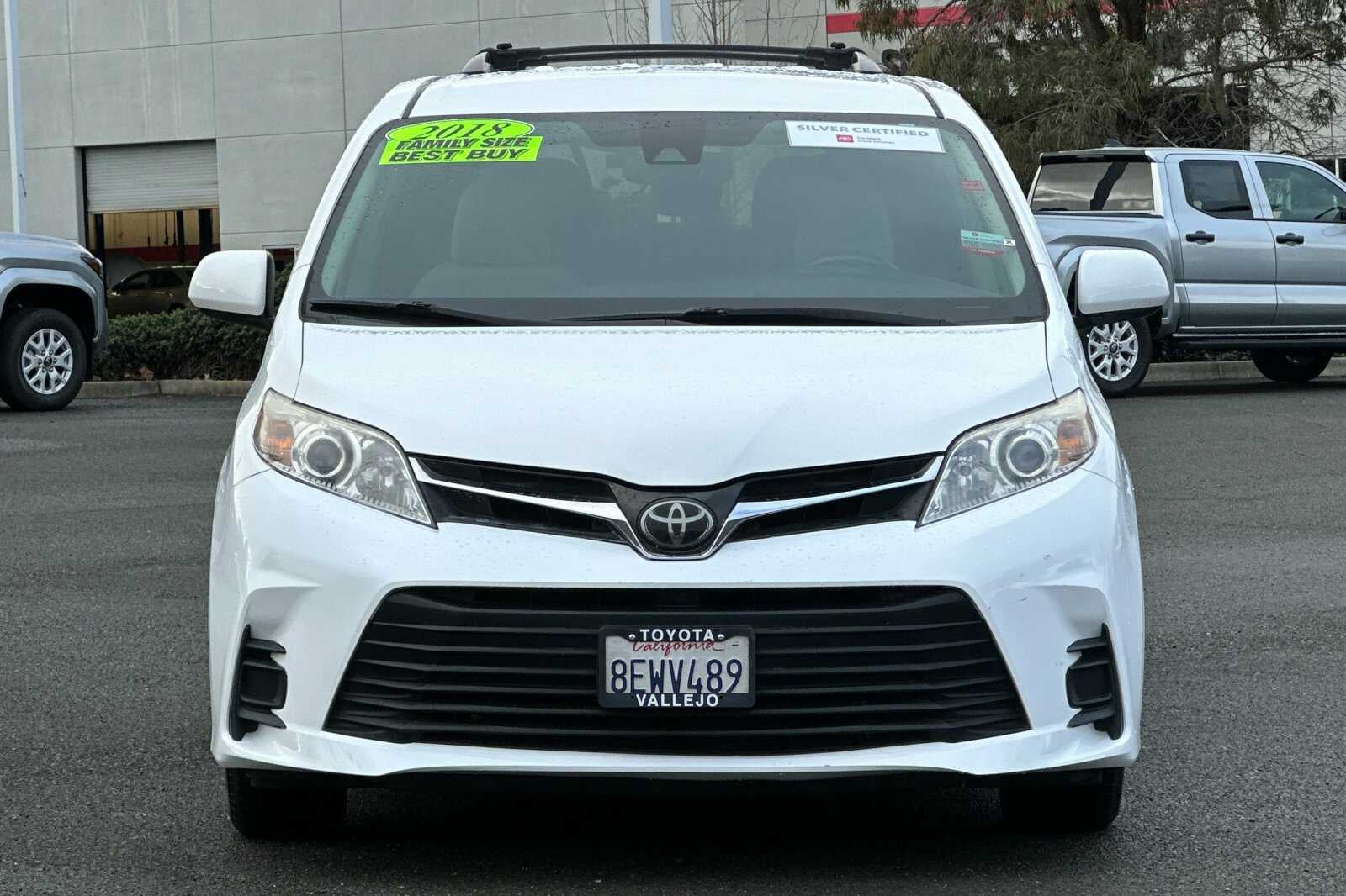 2018 Toyota Sienna LE 4D Passenger Van