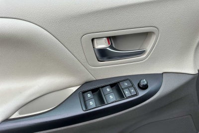 2018 Toyota Sienna LE 4D Passenger Van