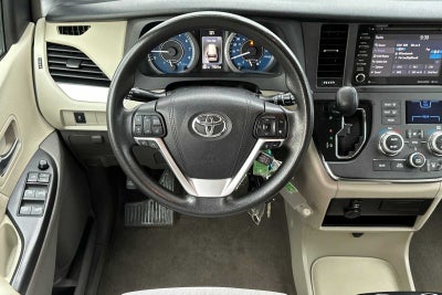 2018 Toyota Sienna LE 4D Passenger Van